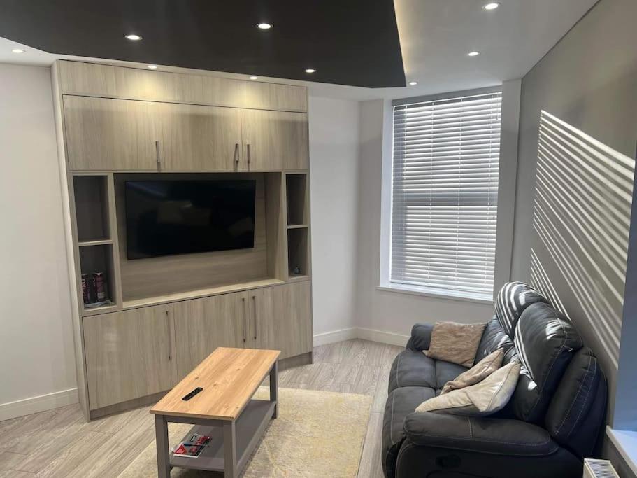 1 Bedroom Flat, Fully Furnished Kingston upon Hull ภายนอก รูปภาพ